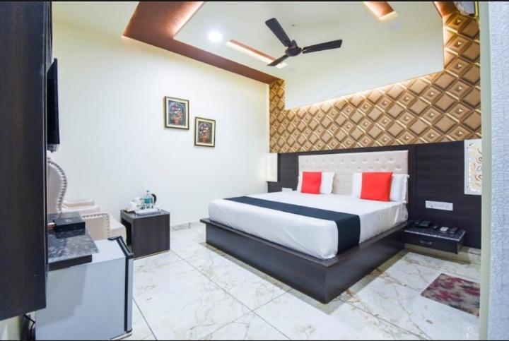 Hotel Ravi Residency Jalandhar Exteriör bild