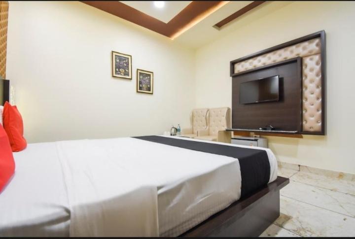 Hotel Ravi Residency Jalandhar Exteriör bild